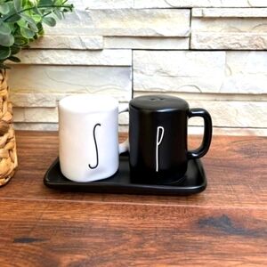 🆕 Rae Dunn | "SALT & PEPPER" Shakers!